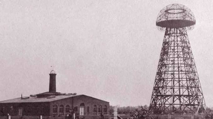 Esta foto de Wardenclyffe de 1904 fue tomada para que Tesla pudiera volver a JP Morgan para tratar de obtener los fondos adicionales que necesitaba para terminar la torre.