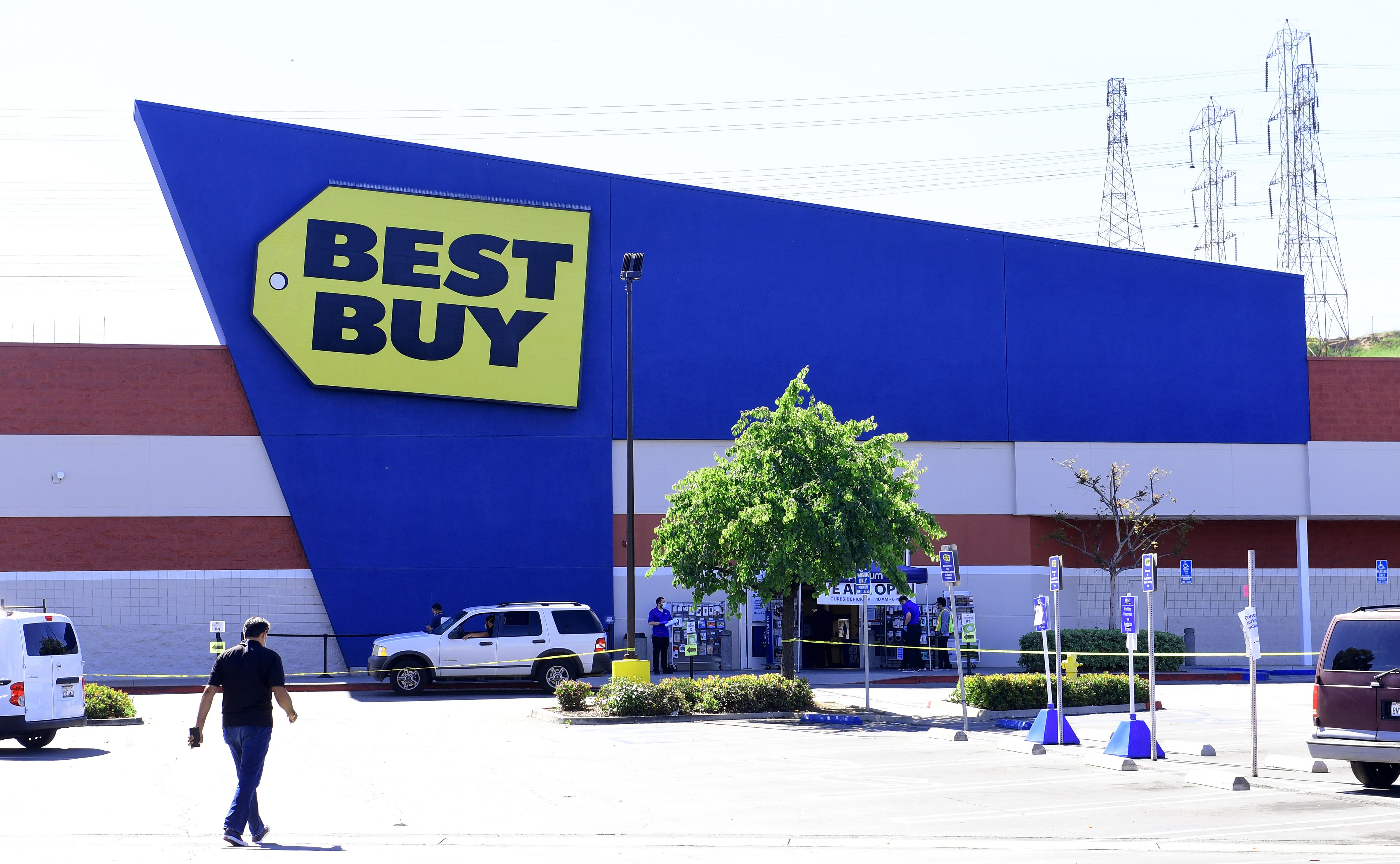 Best Buy CEO says the trauma from rising retail thefts could force employees to quit