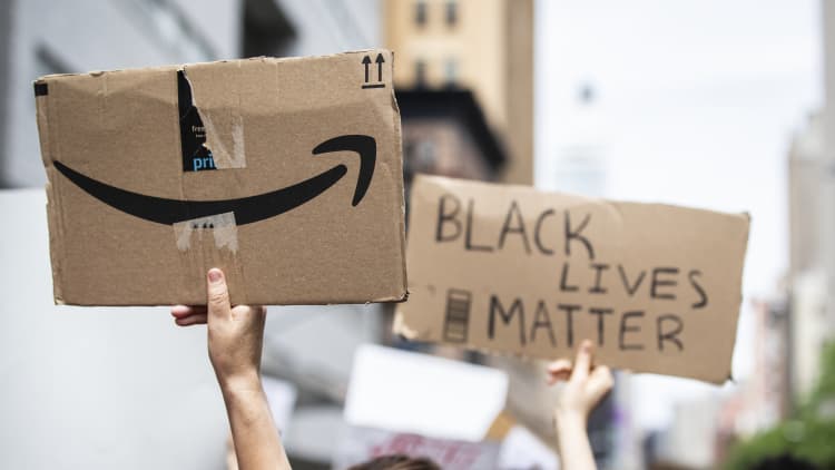 Amazon bans use of its facial recognition technology by police for one year