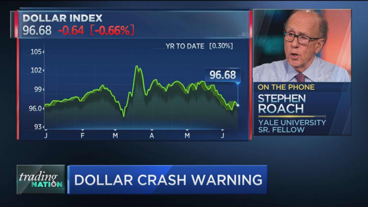 'The dollar is going to fall very, very sharply,' Stephen Roach warns