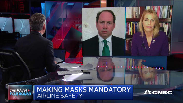 Airlines tighten up their masking policies