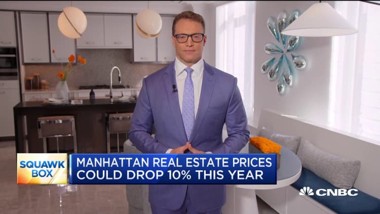 Manhattan real estate prices could drop 10% this year as New York City attempts to reopen