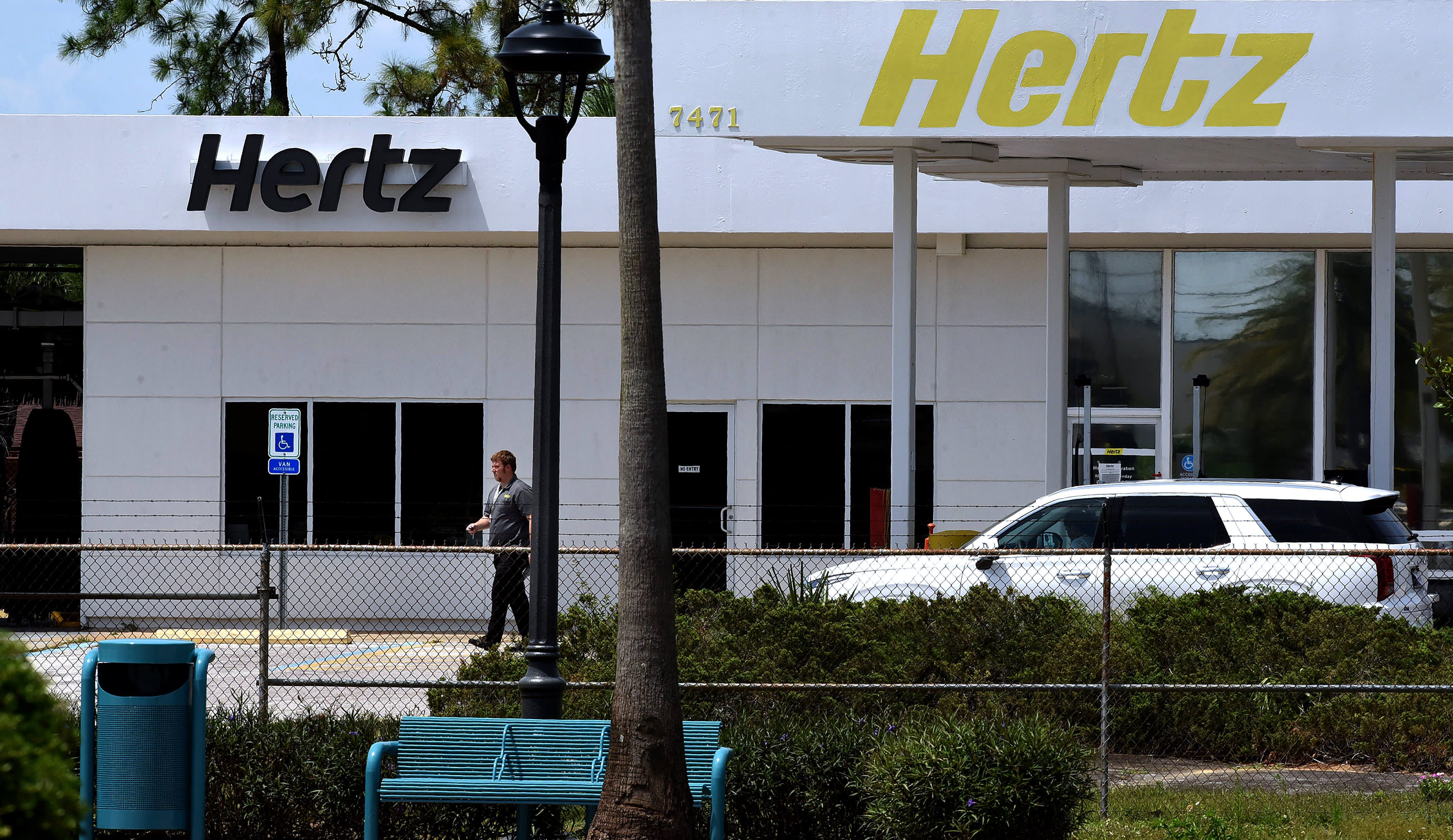 Hertz shares surge by more than 50% after selecting $6 billion turnaround bid