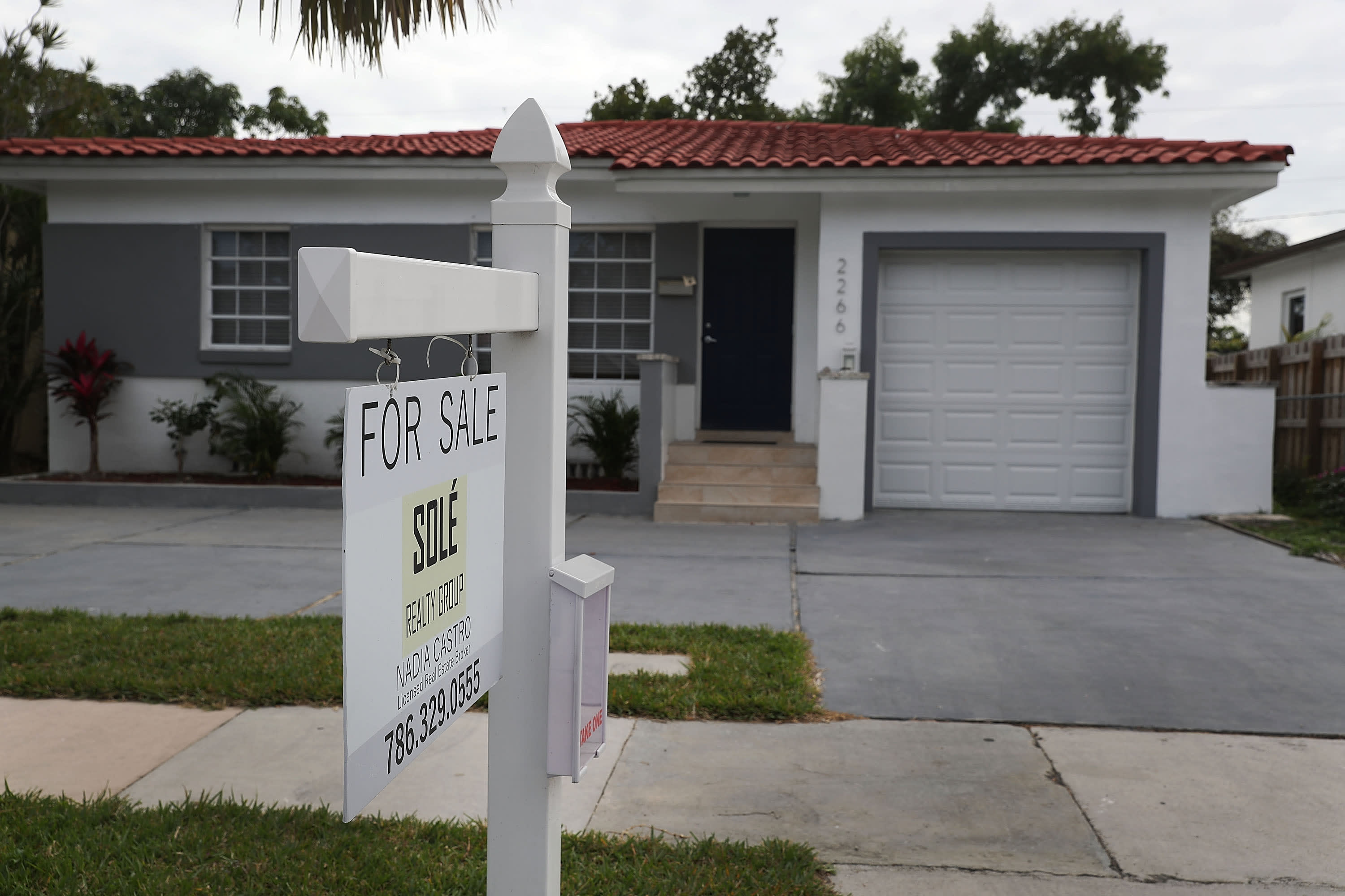 Home prices heated up in April, despite brief sales drop from coronavirus, S&P Case-Shiller says - CNBC