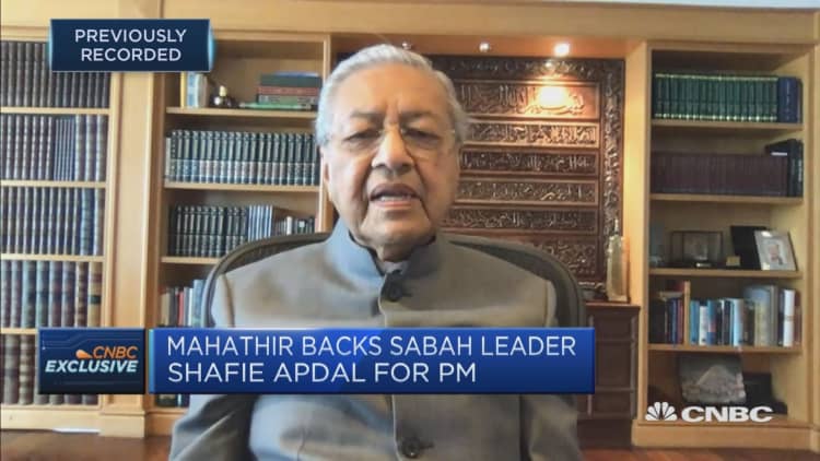 Malaysia needs a 'strong hand' to lead the country, says former prime minister