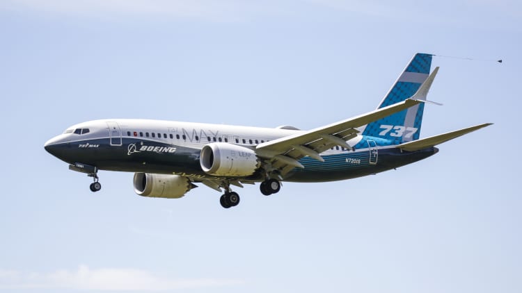 Expecting Boeing 737 Max deliveries to start in early 2021, but at a low level: Jefferies aerospace analyst