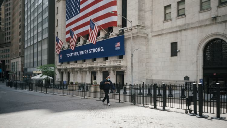 Stocks point to strong gains at open