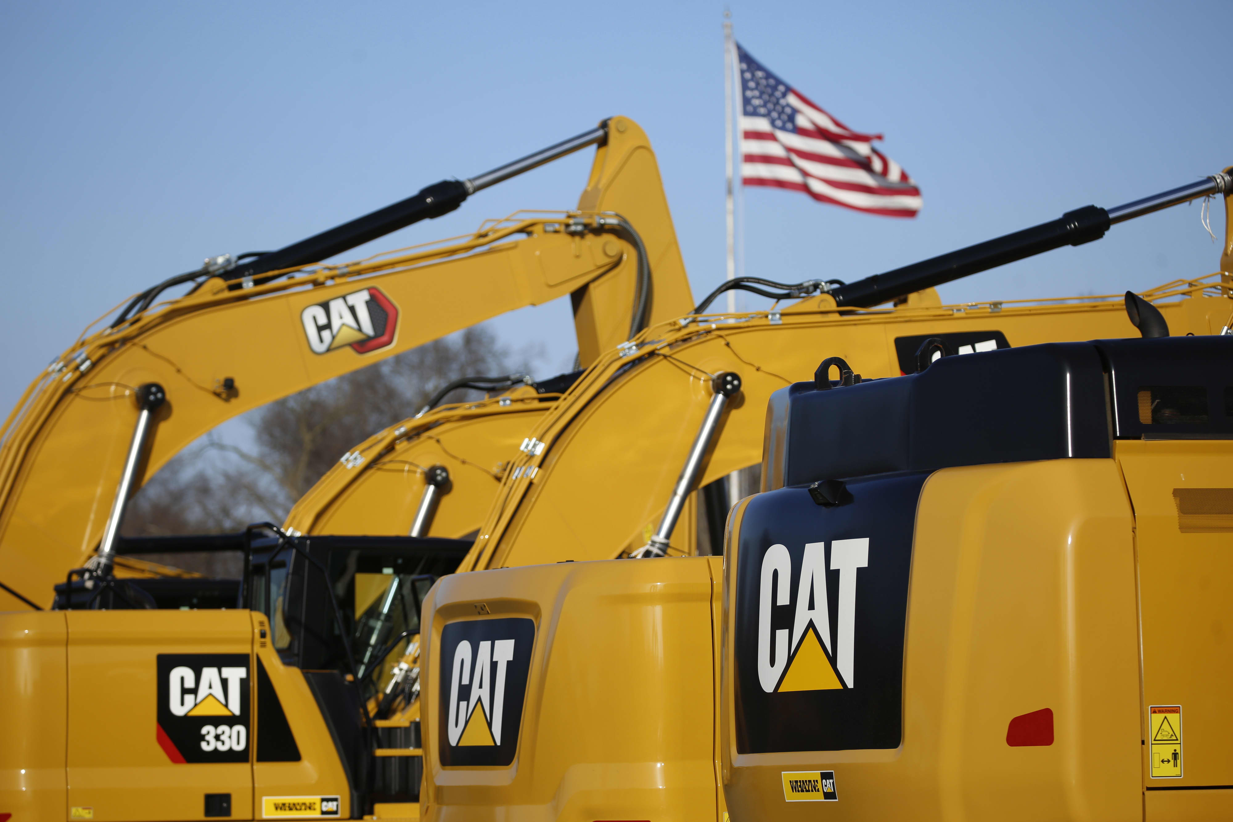 Despite an unwarranted share slide, industrial powerhouse Caterpillar delivers a solid Q4 