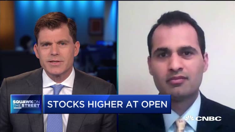 Markets likely won't break out until after the elections, says Wells Fargo's Sameer Samana
