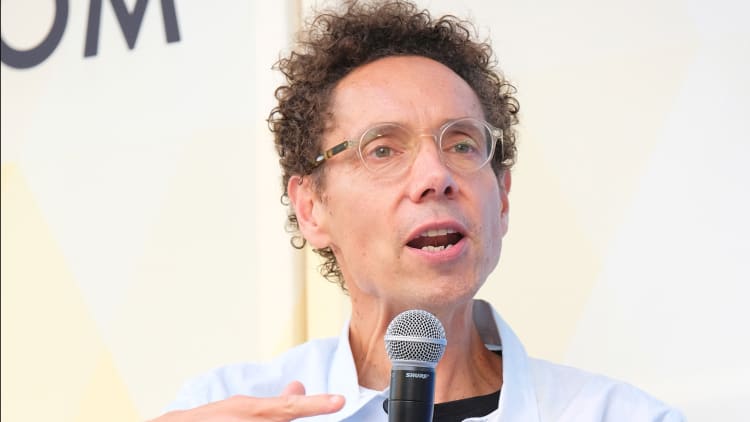 Malcolm Gladwell on how to deal with a toxic, overconfident boss