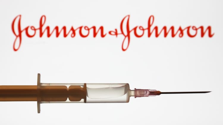 U.S. government to pay $1 billion for 100 million doses of Johnson & Johnson Covid-19 vaccine