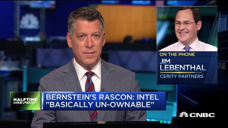 Traders discuss Bernstein's call that Intel is 'basically un-ownable'