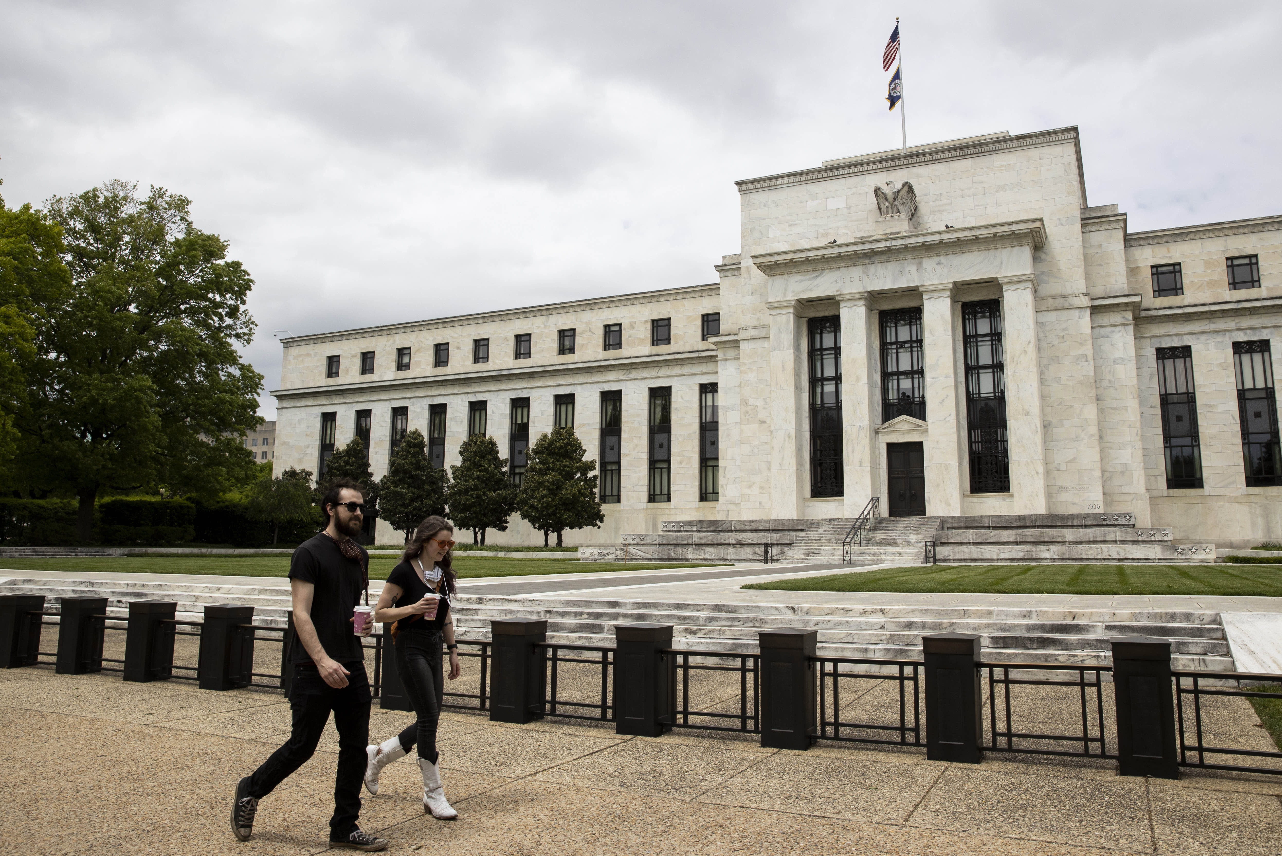 Treasury yields drop before Fed meeting