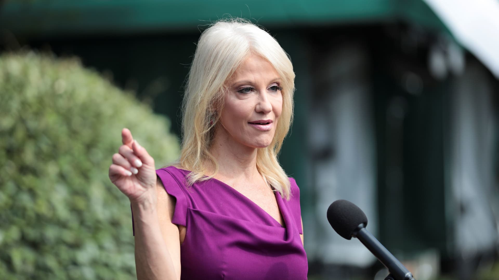 Kellyanne Conway home visited by police after nude photo of daughter  appears on Twitter