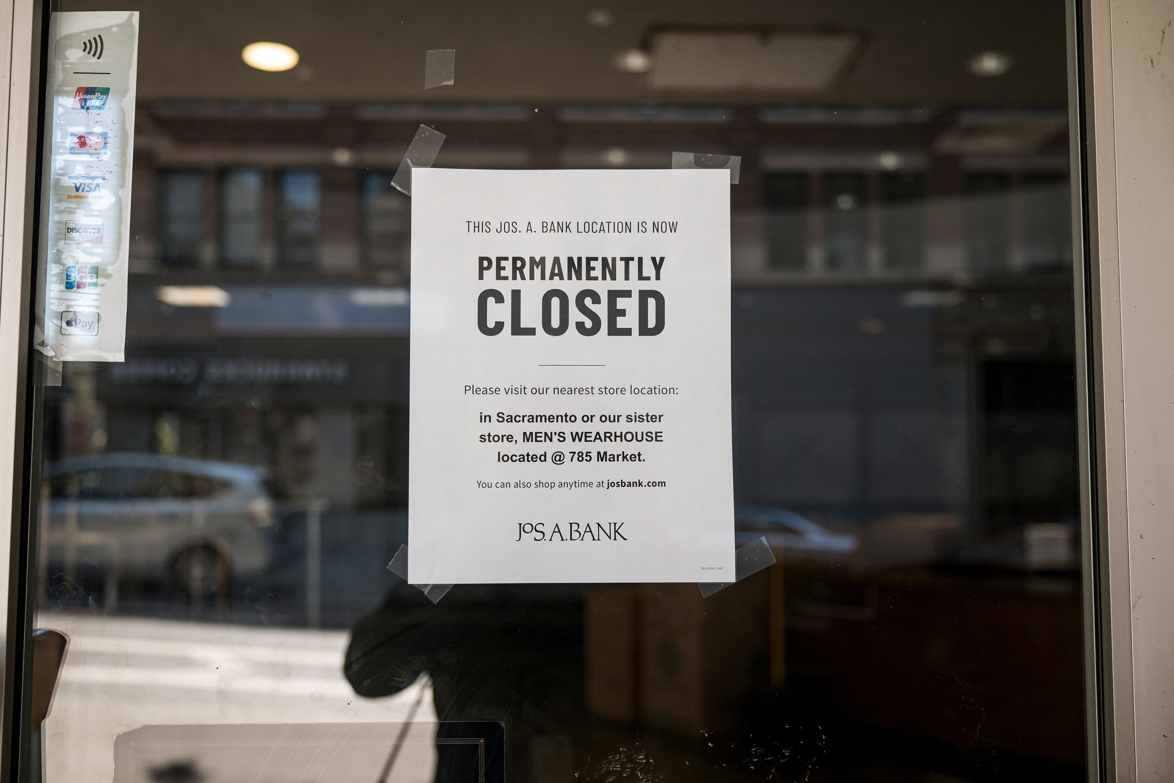 More retail pain ahead: UBS predicts 80,000 stores will close in the U.S. by 2026