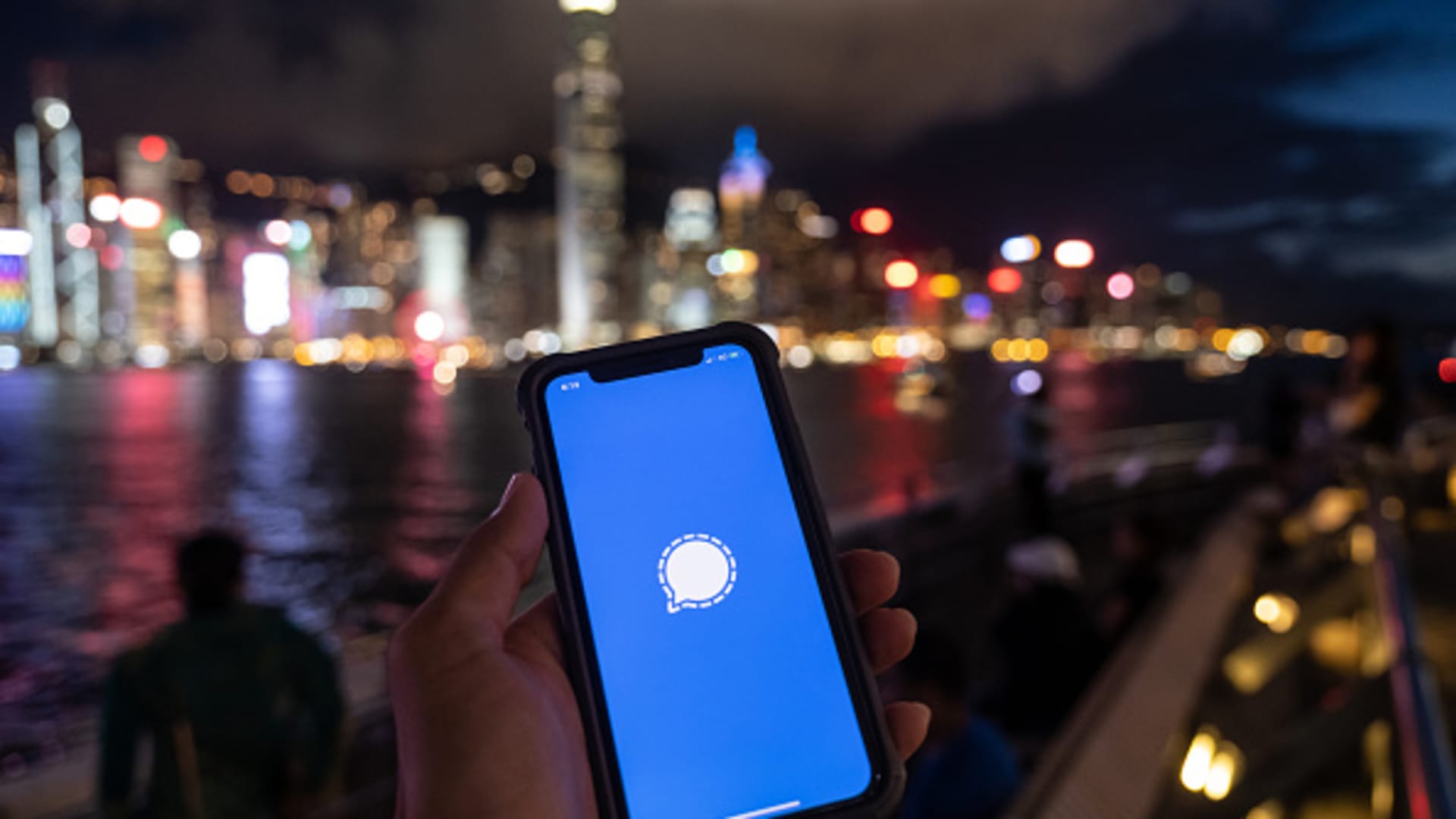 The Signal Messenger app is displayed on a smartphone in Hong Kong, China.