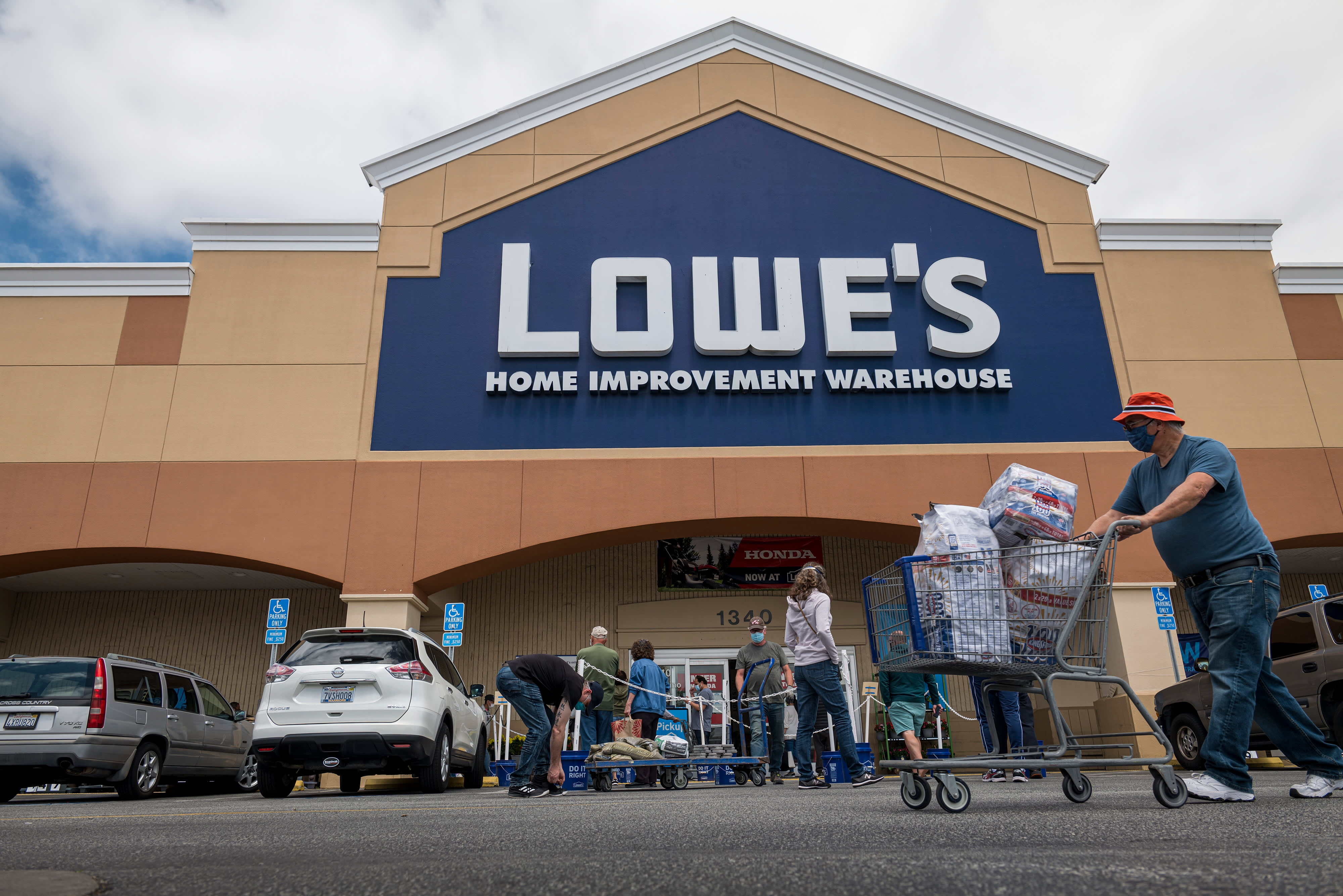 Lowe’s gives $100 million more in bonuses to hourly employees