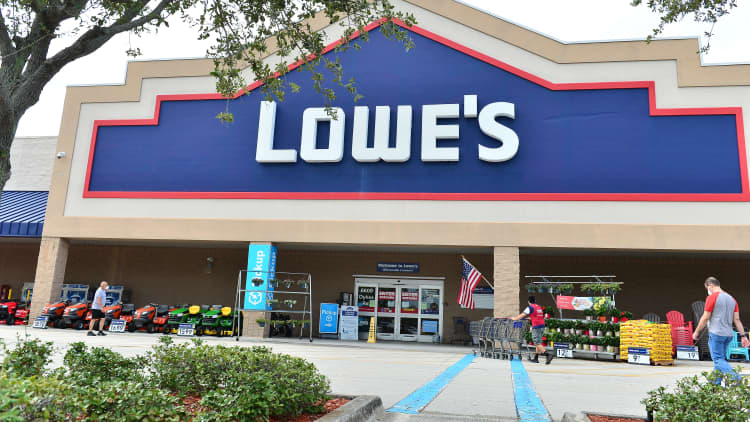 Lowe's same-store sales rose 34.2% in second quarter, vs 16.3% increase expected