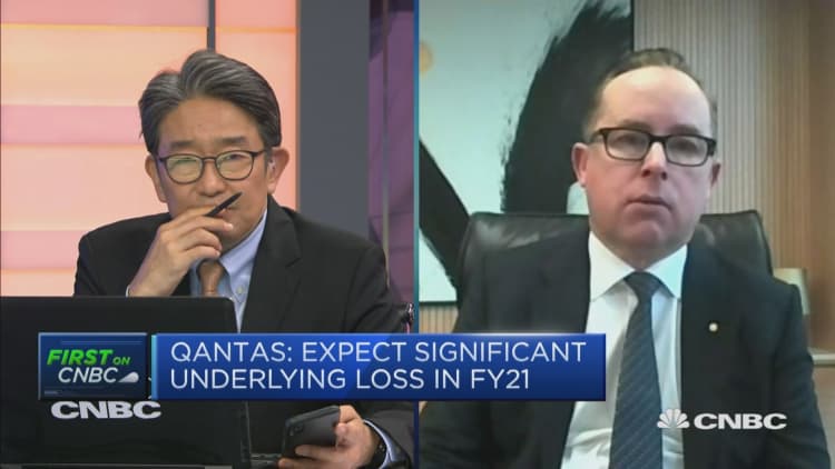 Qantas can deliver on 'aggressive' cost-cutting plan, says CEO