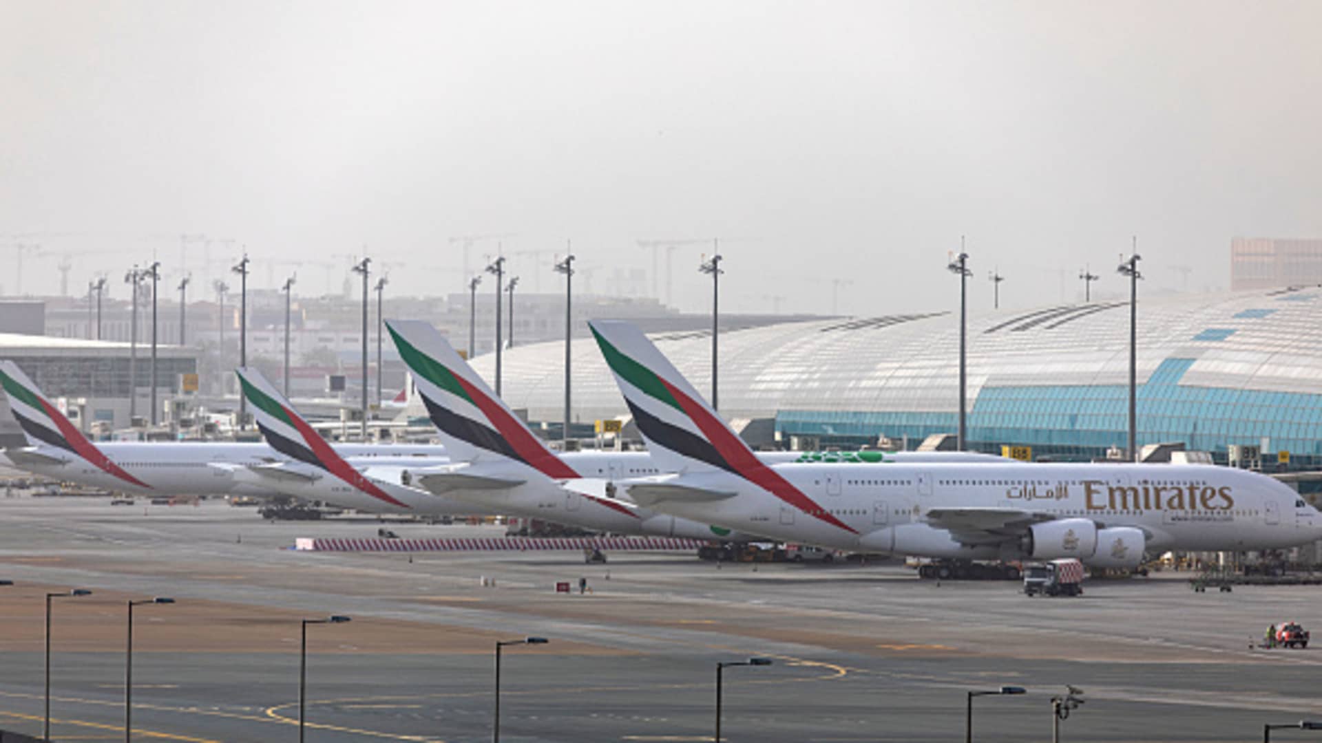 Emirates Airline, stung through hovering gas costs, posts .1 billion greenback loss