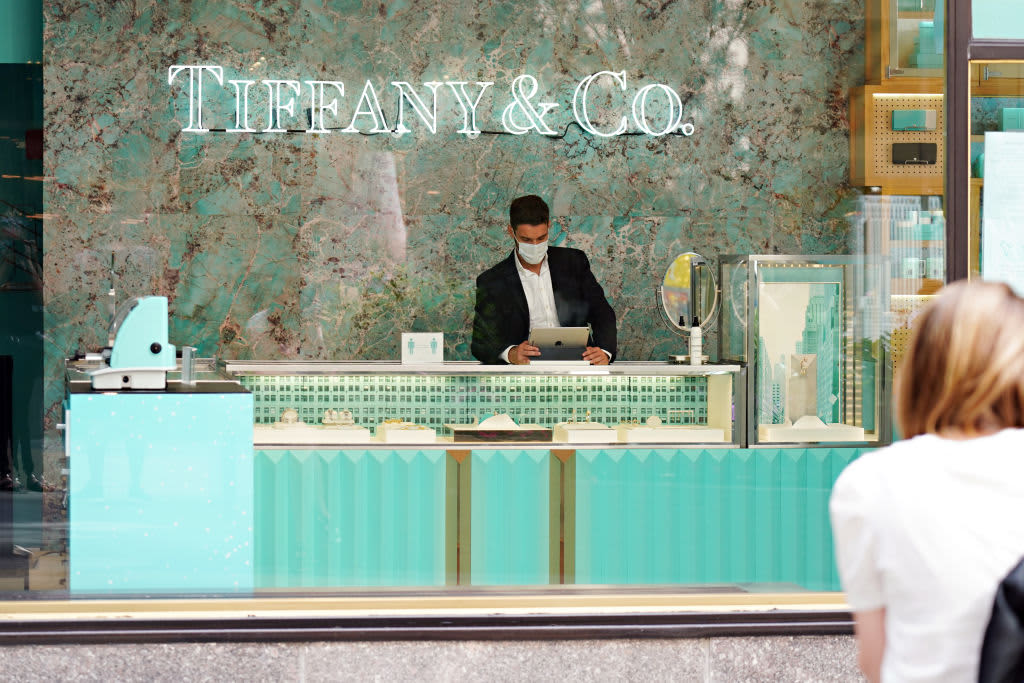 LVMH isn't ruling out raising Tiffany bid: sources