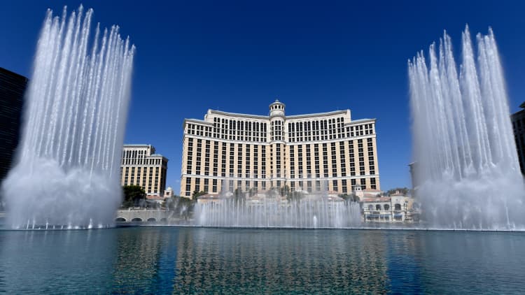 MGM Resorts lays off 18,000 amid pandemic