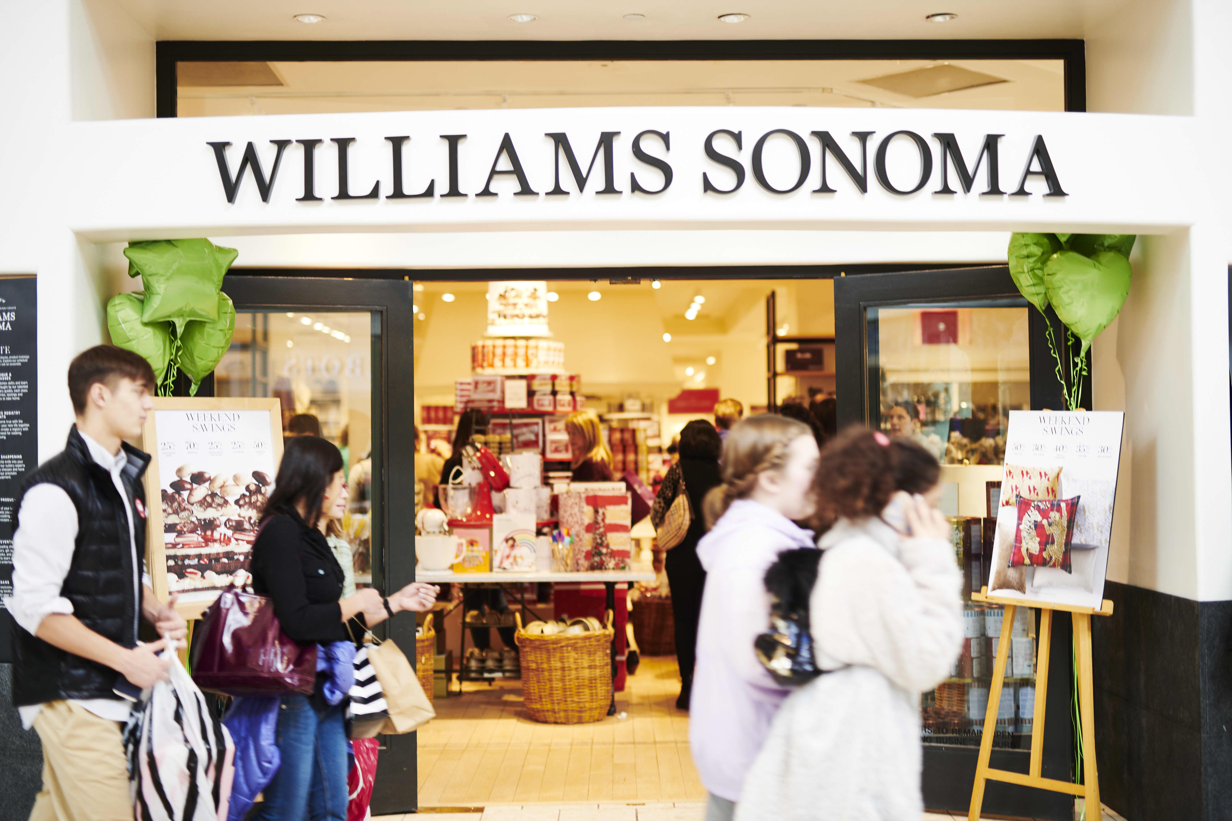 Williams-Sonoma will ride on the holiday entertainment trend