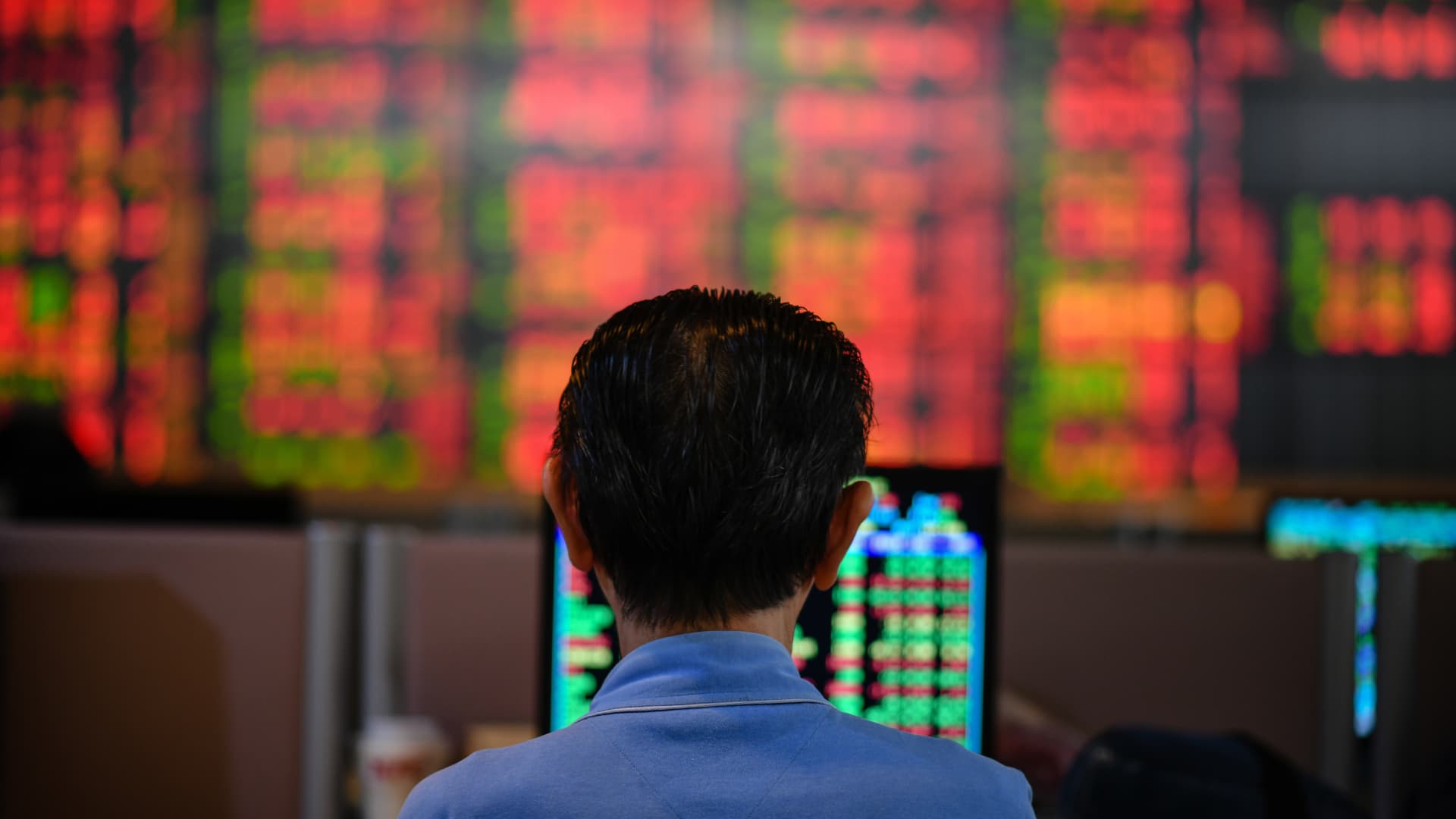 Hong Kong stocks lead gains in Asia after soft U.S. inflation, better-than-expected China data
