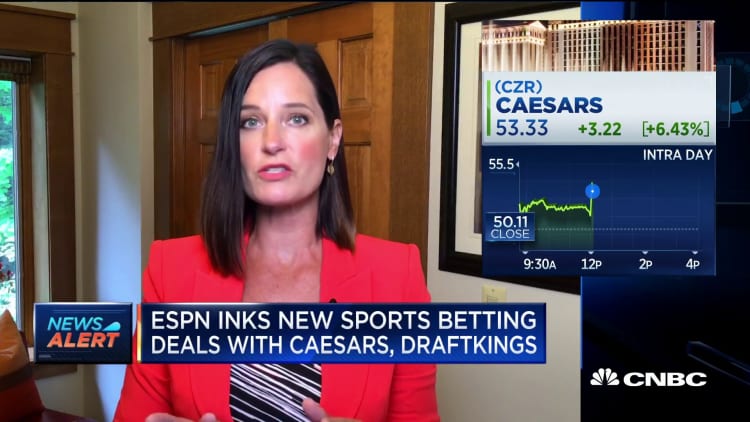 ESPN enters co-exclusive agreement with Caesars, DraftKings