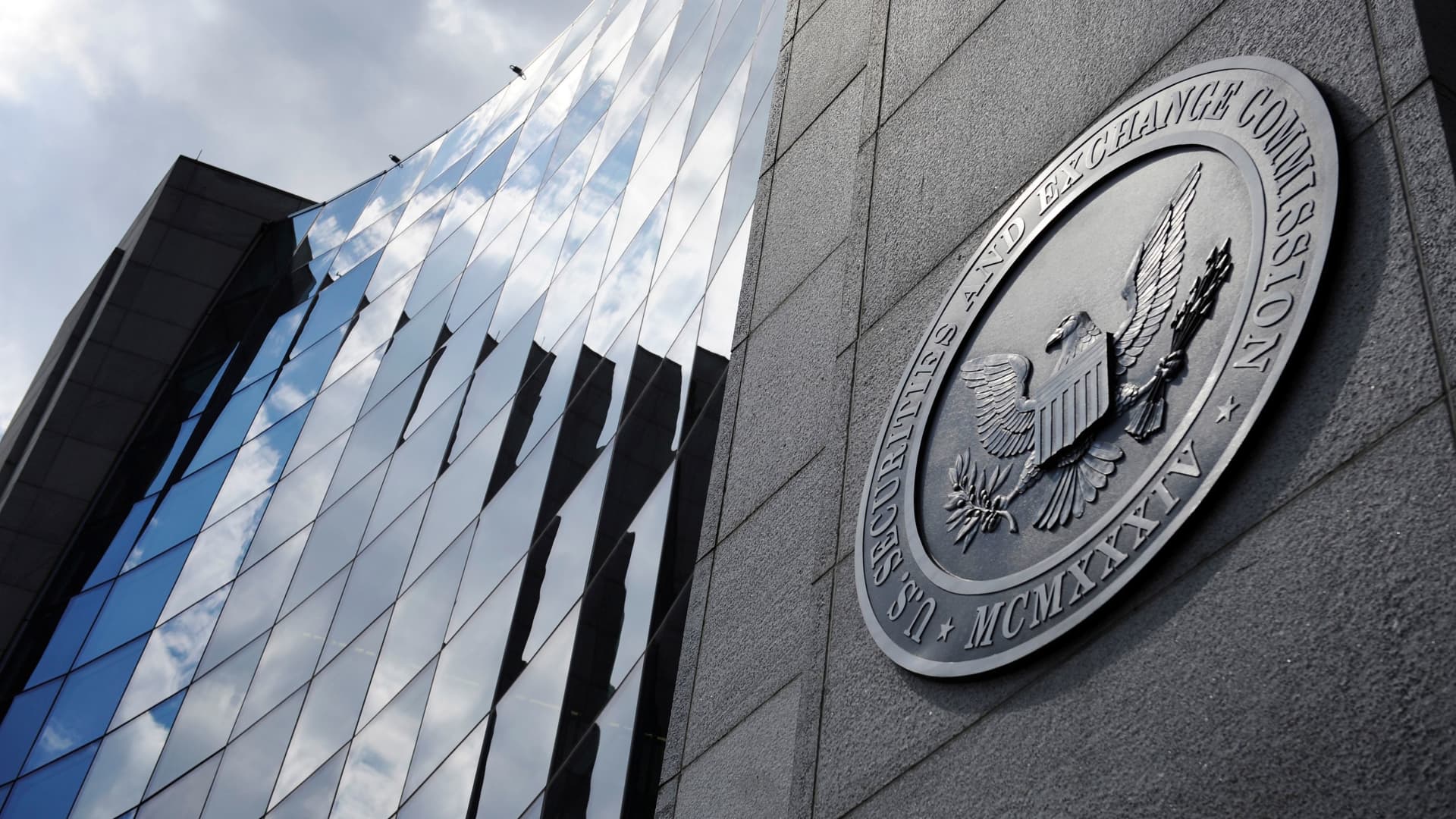 SEC issues new guidance requiring companies to disclose digital currency risks