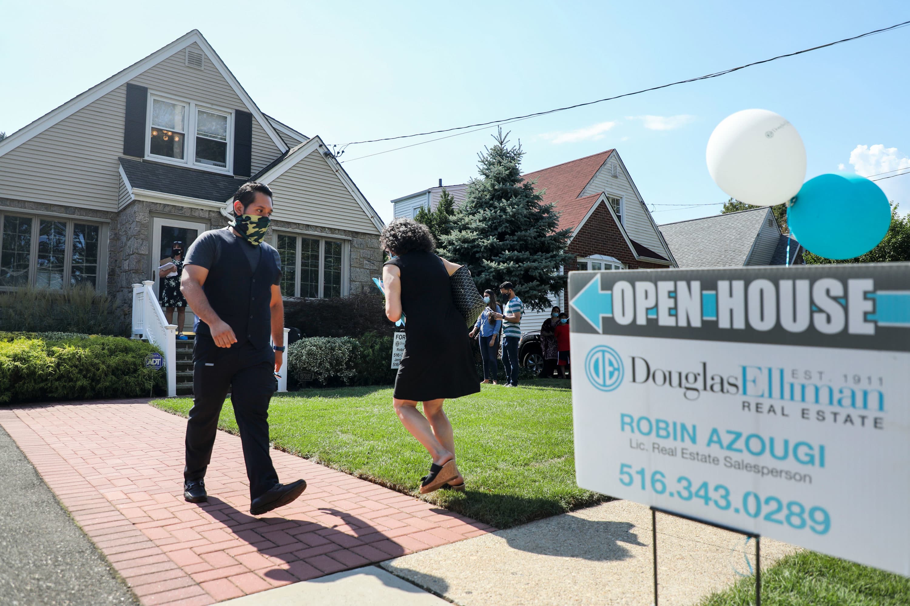 Mortgage demand from homebuyers now up 25% from a year ago