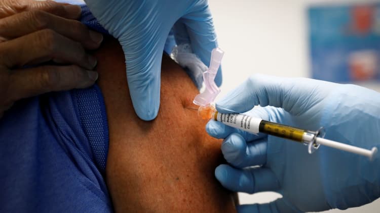 Concierge medicine providers look for early vaccine access