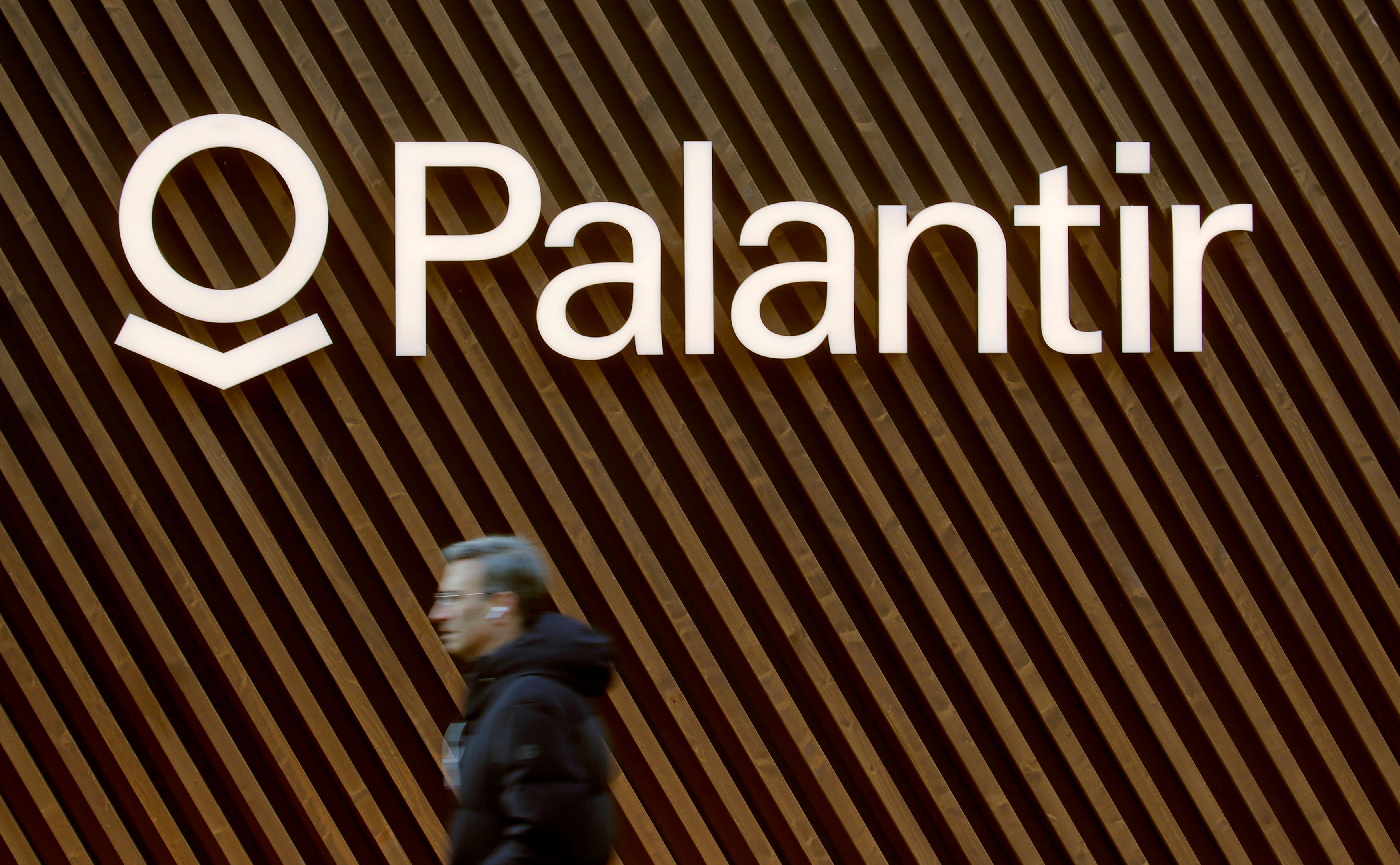 Palantir, Applied Materials, Deere and more