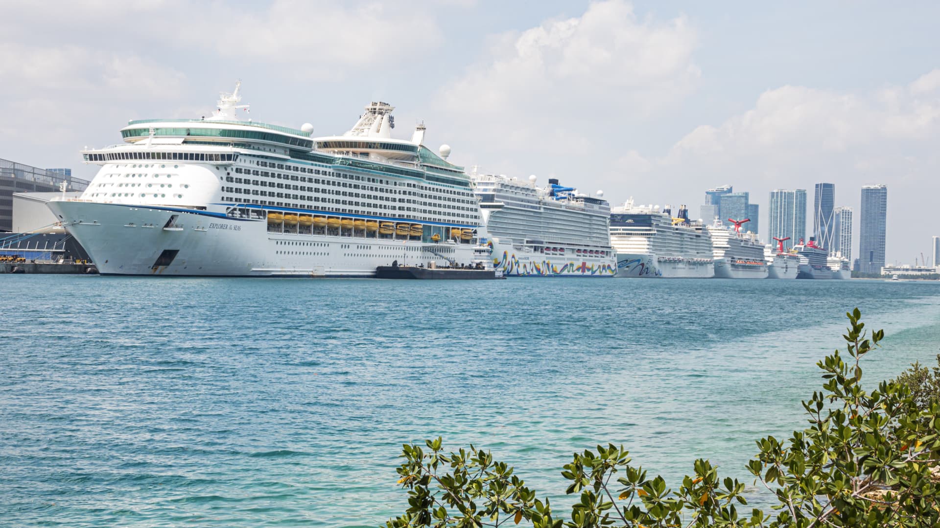 CDC extends ban on cruising through October after White House reportedly overrules longer extension
