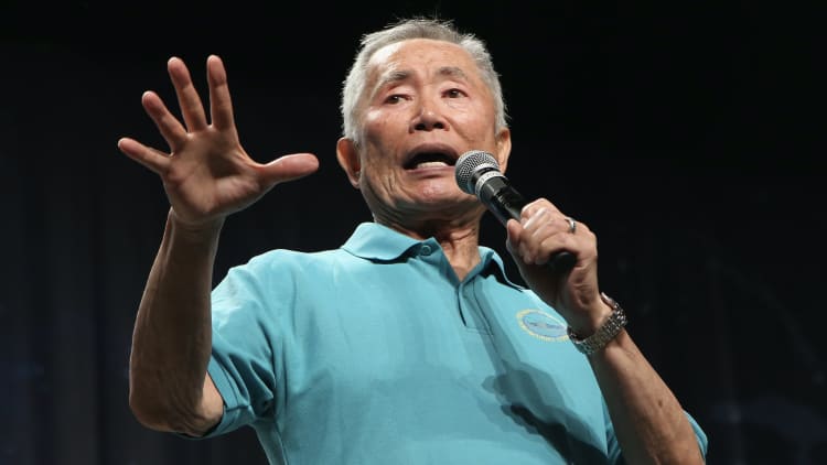 Why 83-year-old Star Trek star George Takei does 100 push-ups a day