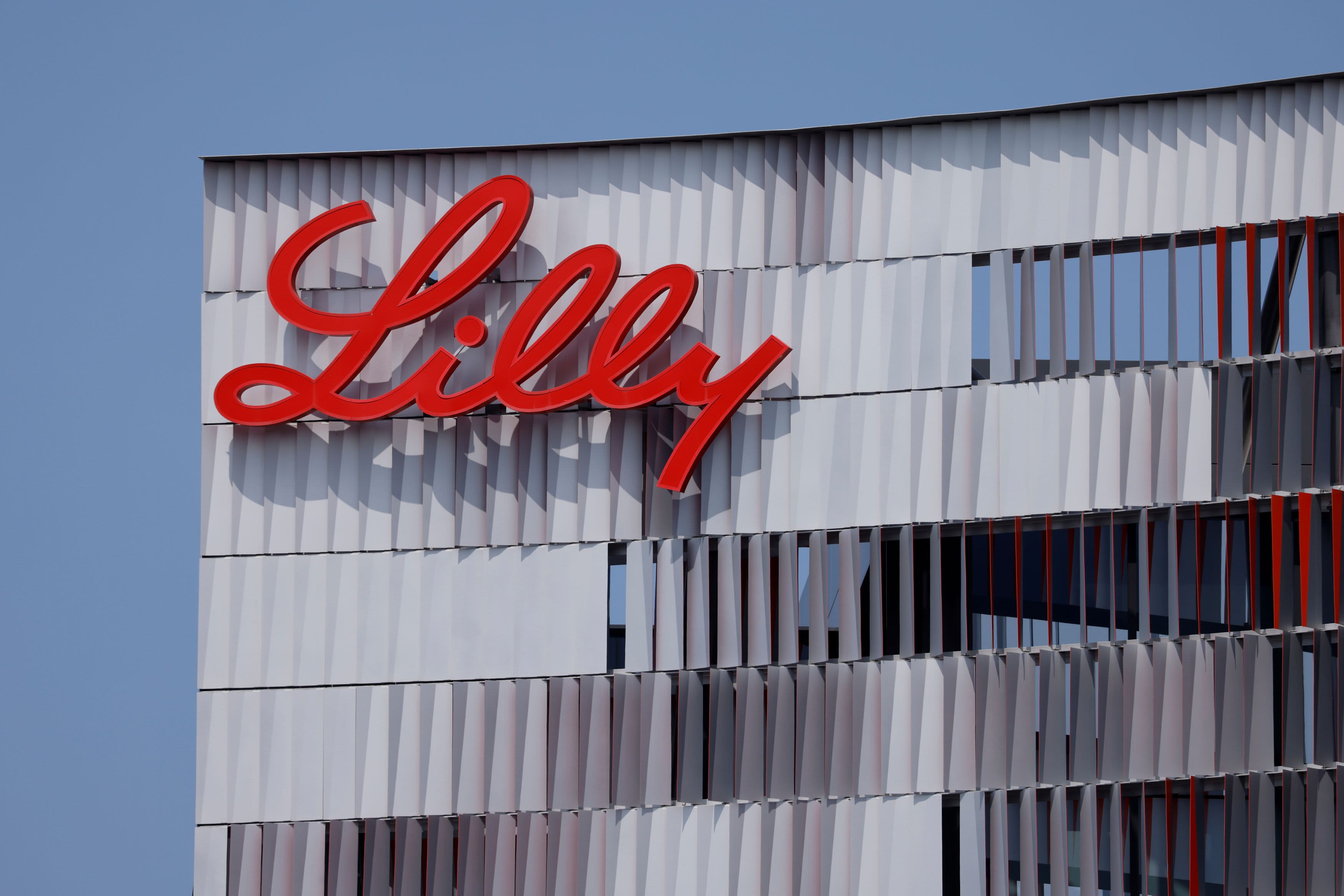 Eli Lilly has spent years and billions of dollars in search of an effective Alzheimer's drug.  But success is not all or nothing for the stock