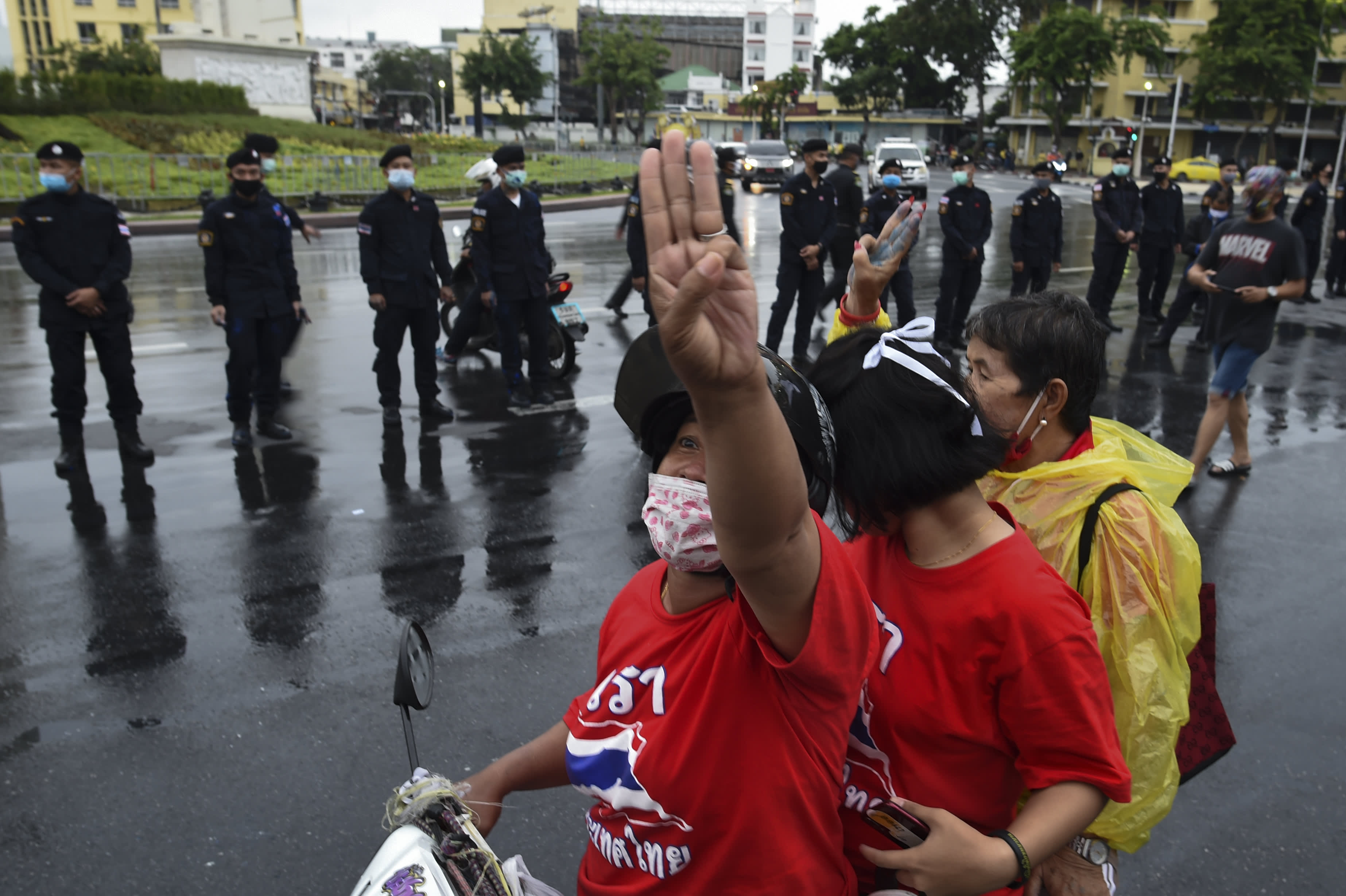 Protests in Thailand are a 'double whammy' for the economy, which is reeling from Covid-19 - CNBC