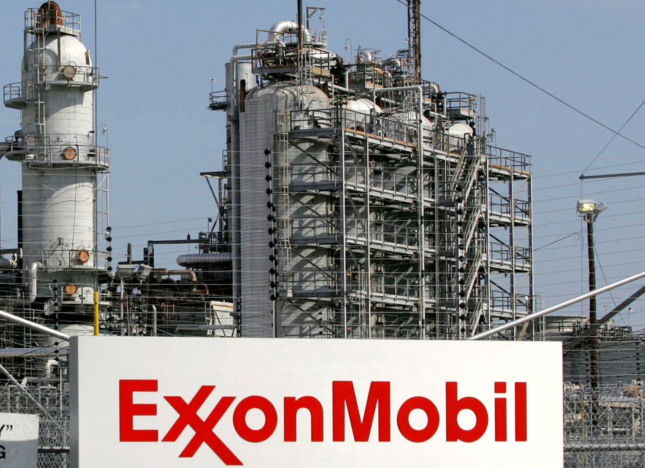 ExxonMobil has reached an agreement with the Federal Trade Commission and is set to close its $60 billion Pioneer deal