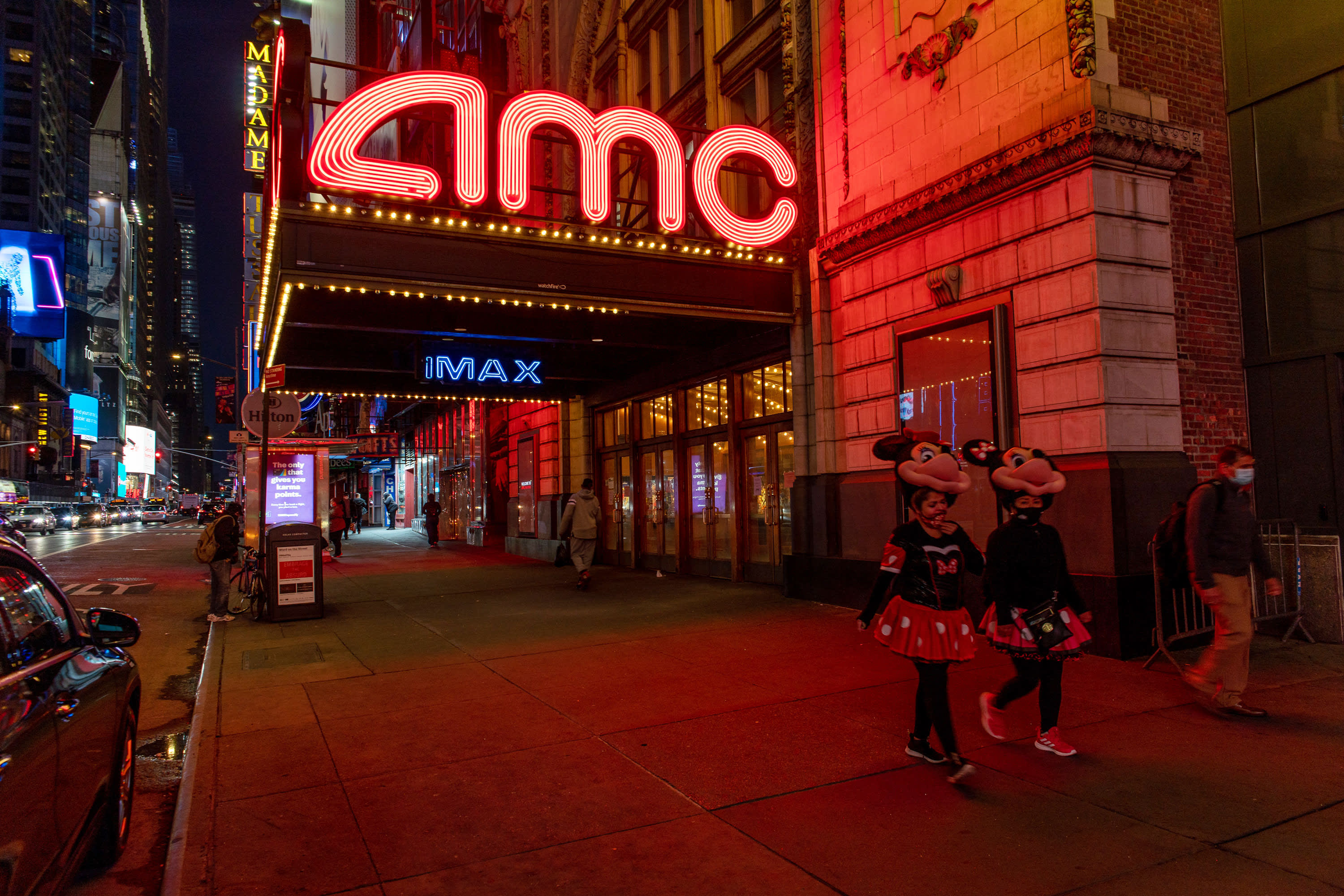 AMC shares triple as retail investors invest in GameStop hedge fund short-term spreads