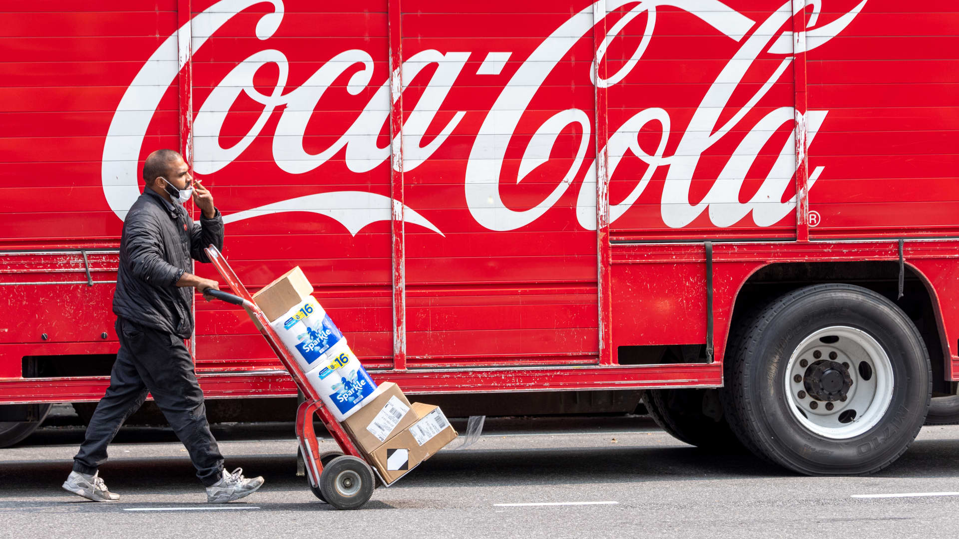 Coca-Cola earnings beat Wall Street estimates as revenue jumps 16% – CNBC