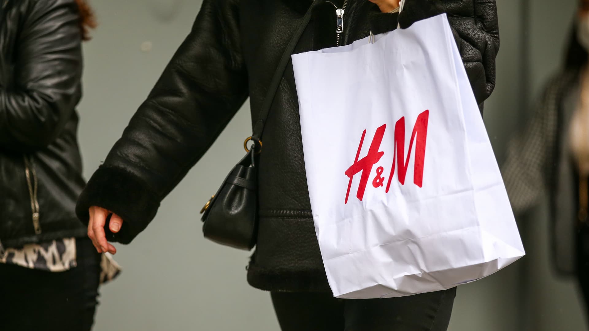 H&M's sales recover in March as stores reopen after lockdowns