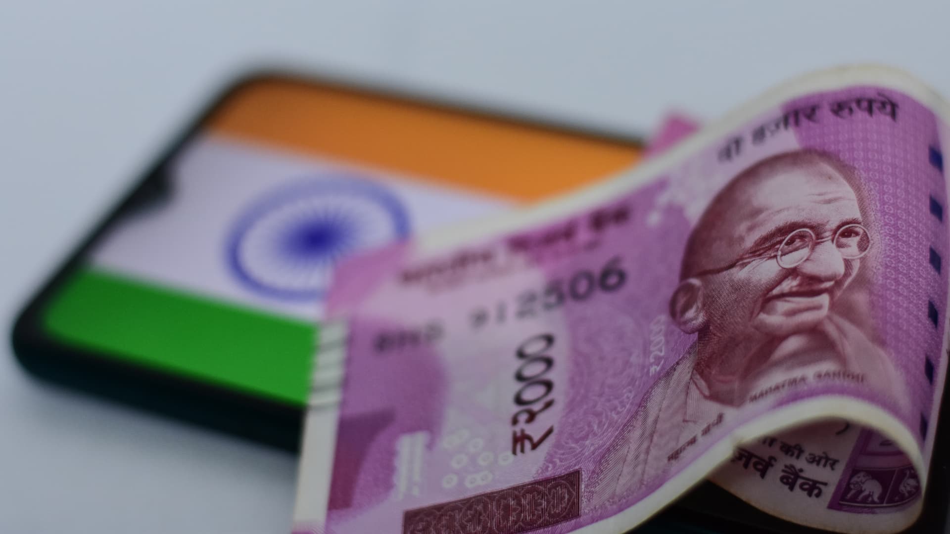 Indian rupee weakens at fresh low amid global adversities