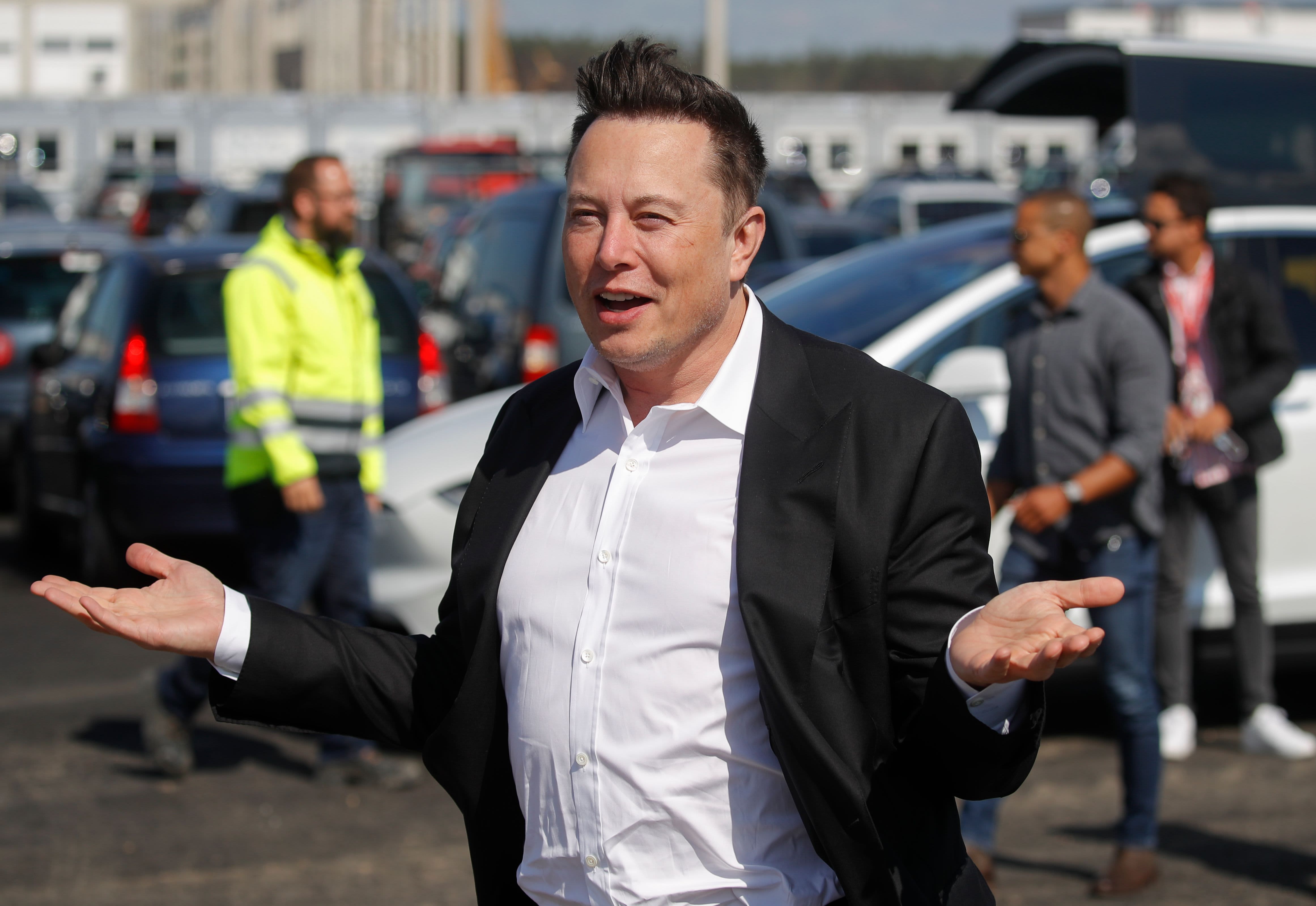 Tesla says the SEC delivered another subpoena in ongoing conflict over Musk tweets