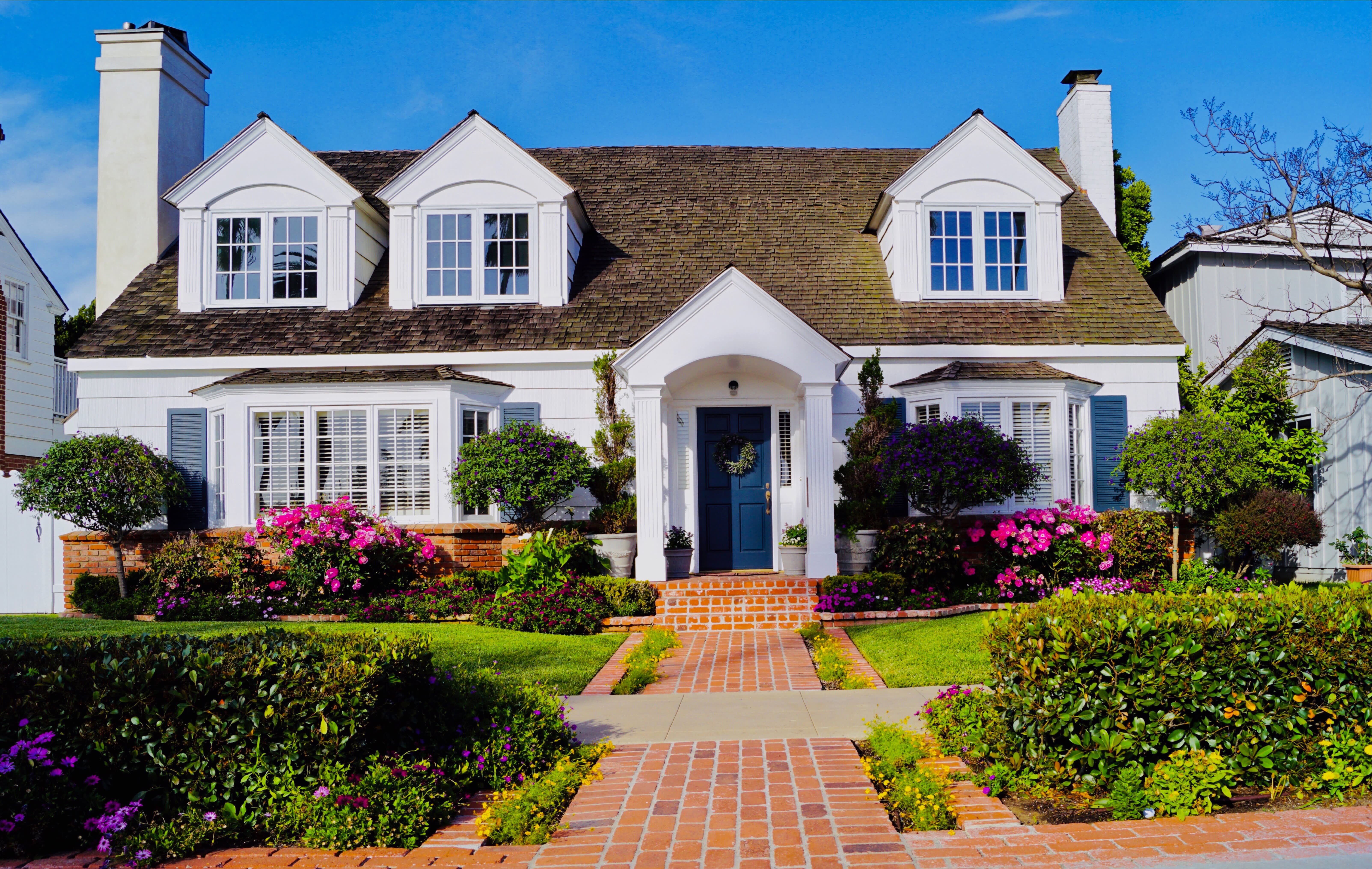 106758801-1603459526384-picture-perfect-beautiful-house-on-the-island-of-coronado-in-sunny-california-beautifully-landscaped_t20_6lJOrv.jpg?v=1603459593