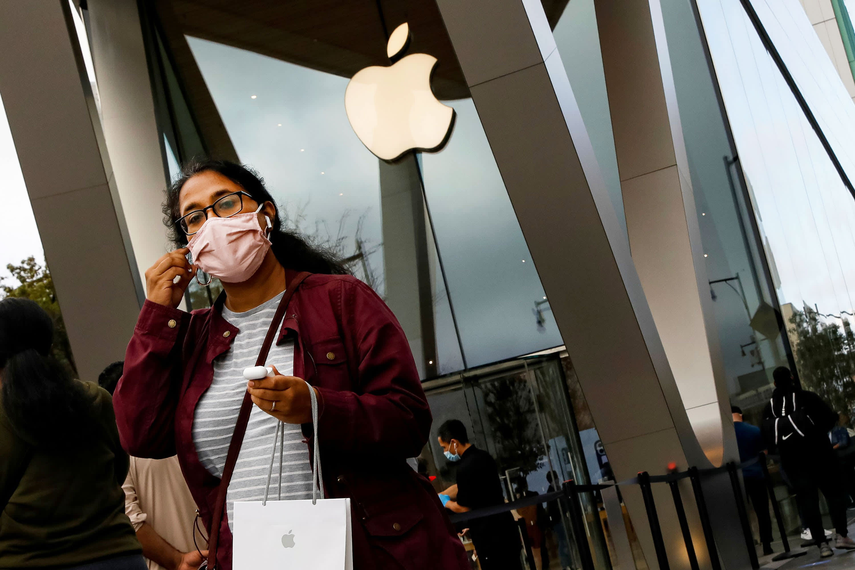 Apple App Store customers spent $ 540 million on New Year’s Day