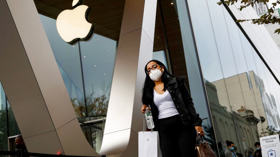 Apple to reclose stores in Las Vegas, other cities as coronavirus