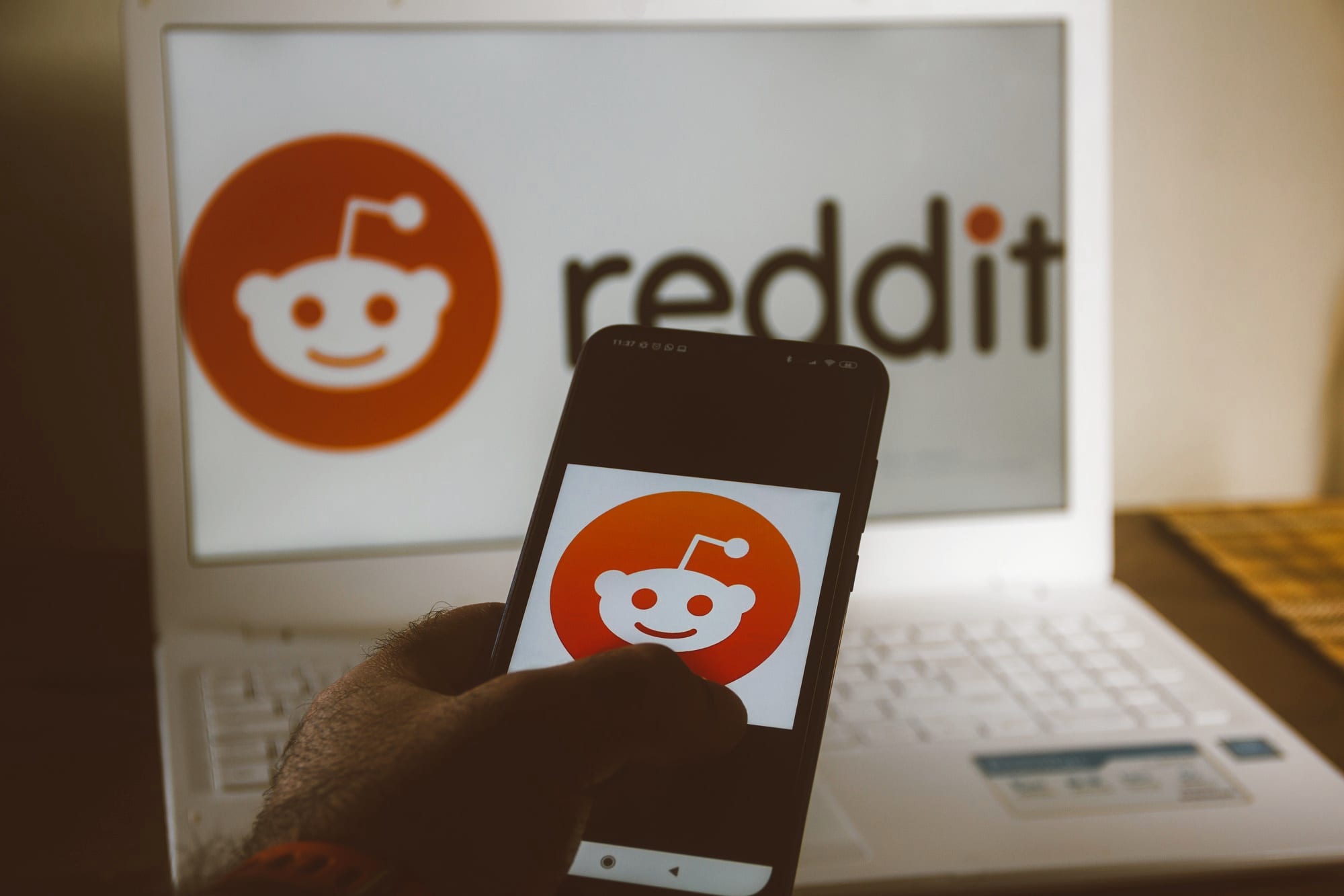 Las fuentes dicen que Reddit está buscando contratar asesores para la OPI