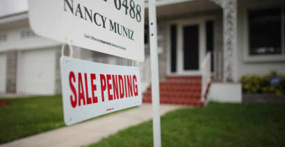 Pending home sales fall unexpectedly in October