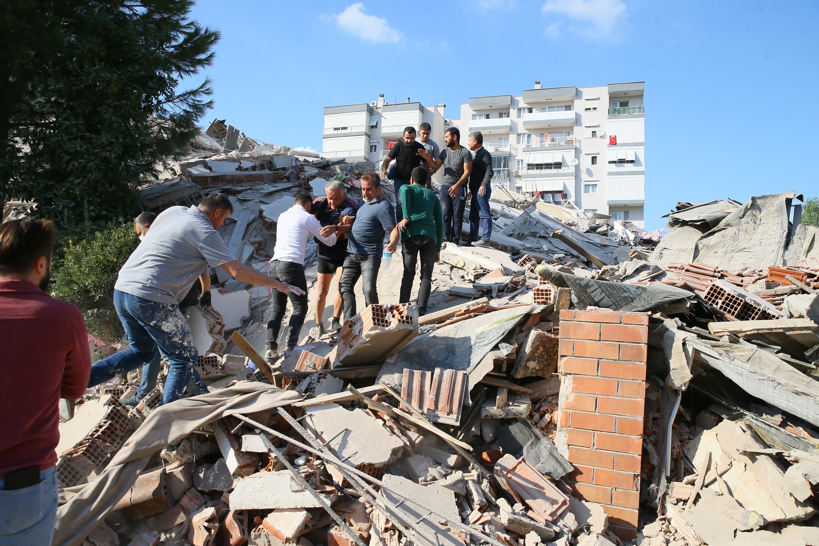 Strong Earthquake Kills 28 People In Turkey And Greek Islands