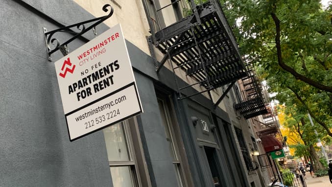 Sign advertising apartments for rent in the Upper East Side in New York City.